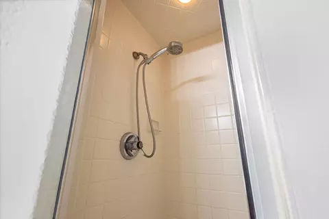 Bath - 1 7th St #805, Augusta, GA 30901 photo 4 of 5