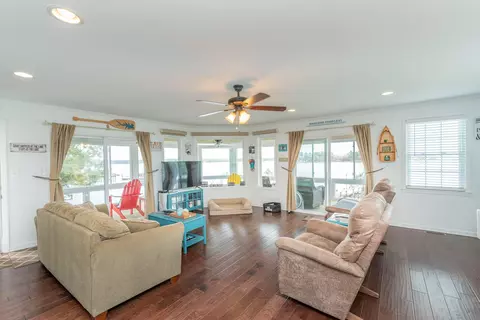 Living - 621 Tom Drafts Cir, Gilbert, SC 29054 photo 2 of 4