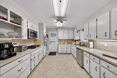 Kitchen - 1704 Pine Log Rd, Aiken, SC 29803 photo 2 of 4