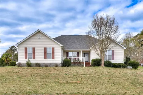 561 Waycross Dr, Warrenville, SC 29851