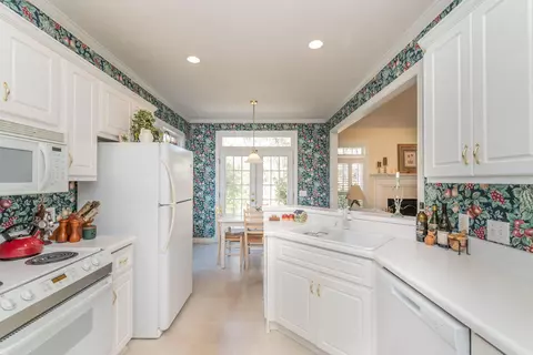 Kitchen - 11 Juniper Loop, Aiken, SC 29803 photo 3 of 5