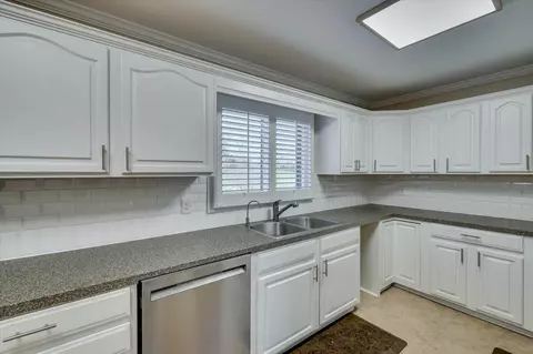 Kitchen - 724 Riverfront Dr, Augusta, GA 30901 photo 1 of 5