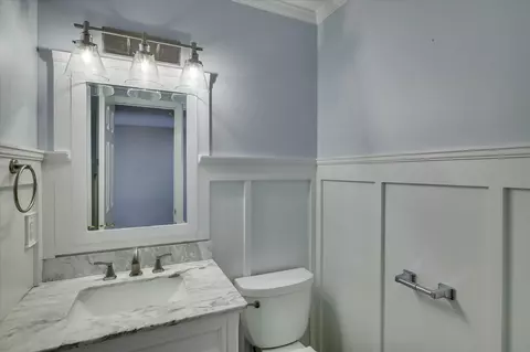 Bath - 724 Riverfront Dr, Augusta, GA 30901 photo 1 of 5