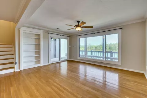Living - 724 Riverfront Dr, Augusta, GA 30901 photo 2 of 5