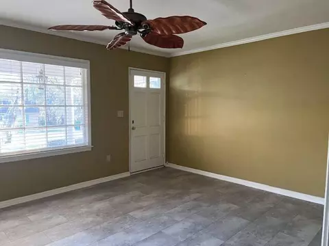 Living - 41 Robin Rd, Barnwell, SC 29812 photo 2 of 2