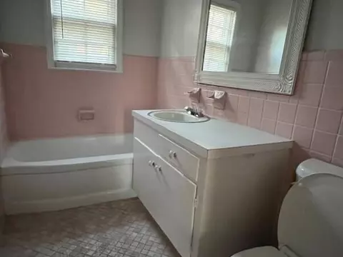 Bath - 41 Robin Rd, Barnwell, SC 29812 photo 1 of 3