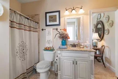 Bath - 506 Meldon Rd, Evans, GA 30809 photo 4 of 5