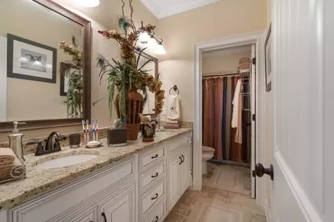 Bath - 506 Meldon Rd, Evans, GA 30809 photo 3 of 5