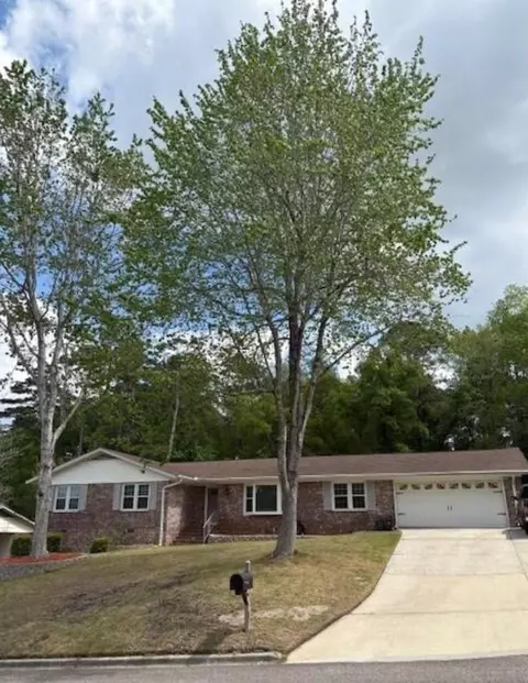 1915 Courtney Dr, North Augusta, SC 29841