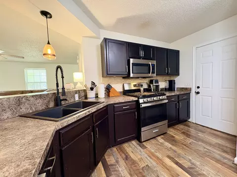 Kitchen - 201 Cedar Branch Ct, Gilbert, SC 29054 photo 4 of 5