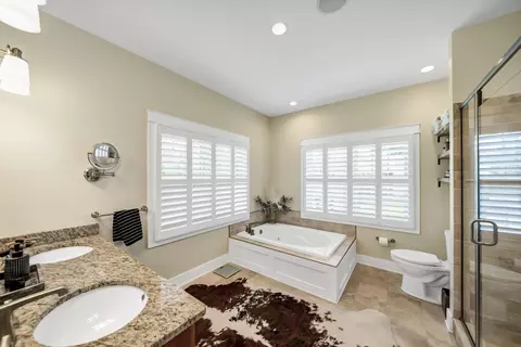 Bath - 4097 Snaffle Bit Dr, Aiken, SC 29803 photo 2 of 6