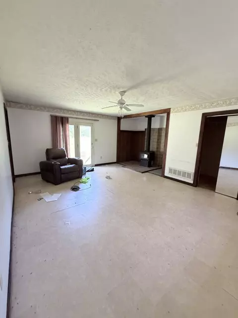 Living - 311 2nd St, Jackson, SC 29831 photo 5 of 5