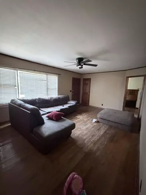 Living - 311 2nd St, Jackson, SC 29831 photo 2 of 5