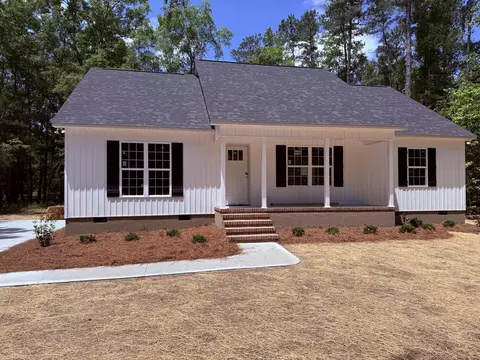 73 Hickory St, Barnwell, SC 29812