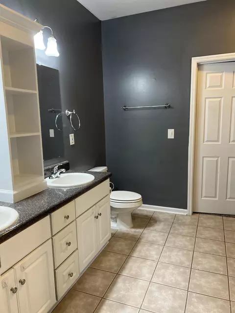 Bath - 4704 Park Ridge Ct, Evans, GA 30809 photo 2 of 4