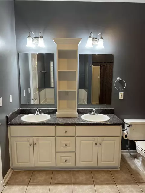 Bath - 4704 Park Ridge Ct, Evans, GA 30809 photo 3 of 4