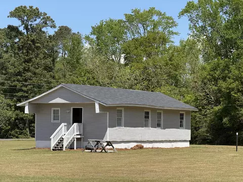 8365 Silver Rd, Manning, SC 29102 photo 2