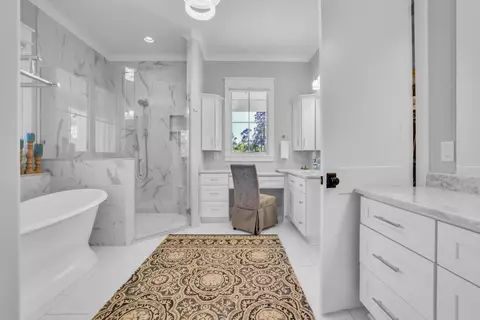 Bath - 4063 Snaffle Bit Dr, Aiken, SC 29803 photo 2 of 6