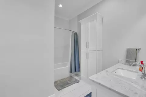 Bath - 4063 Snaffle Bit Dr, Aiken, SC 29803 photo 4 of 6