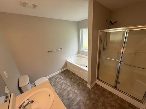 Bath - 3244 Riverstone Dr, Augusta, GA 30907 photo 2 of 9