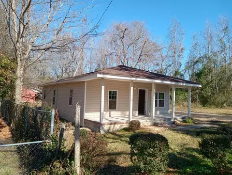 124 West St, Thomson, GA 30824