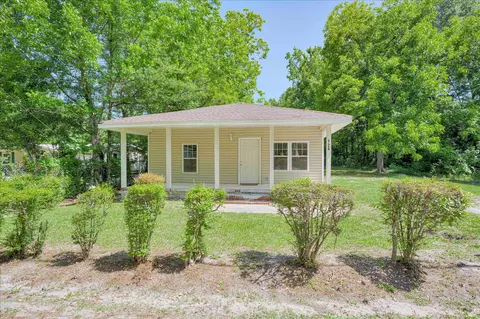 124 West St, Thomson, GA 30824