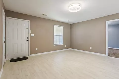 Living - 502 Violet St, Thomson, GA 30824 photo 1 of 3