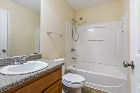 Bath - 502 Violet St, Thomson, GA 30824 photo 1 of 6
