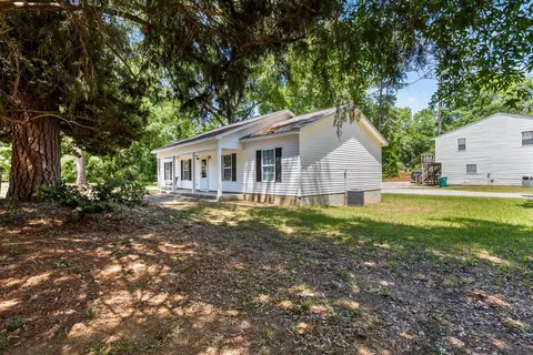 Exterior - 502 Violet St, Thomson, GA 30824 photo 2 of 7