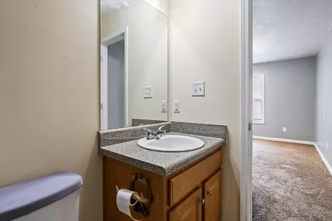 Bath - 502 Violet St, Thomson, GA 30824 photo 4 of 6