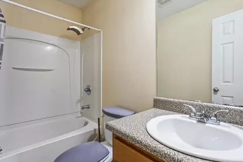 Bath - 502 Violet St, Thomson, GA 30824 photo 6 of 6