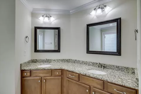 Bath - 239 Tulip Dr, Evans, GA 30809 photo 2 of 5