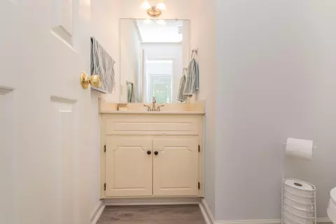 Bath - 313 E Hedge Rd, Aiken, SC 29801 photo 1 of 6