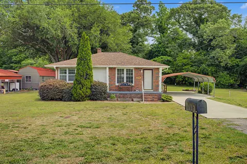230 Sunnifield Dr, Williston, SC 29853
