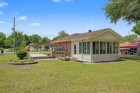 Exterior - 230 Sunnifield Dr, Williston, SC 29853 photo 6 of 9