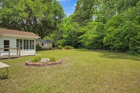 Exterior - 230 Sunnifield Dr, Williston, SC 29853 photo 7 of 9