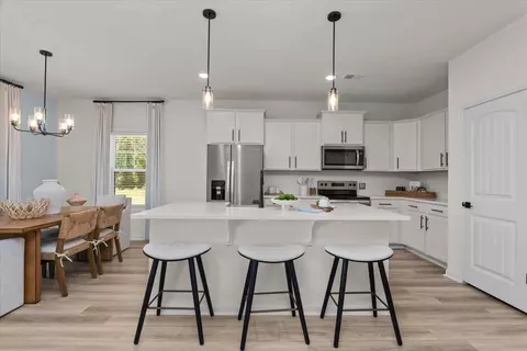 Kitchen - 2139 April Dawn Trl, Thomson, GA 30824 photo 2 of 5