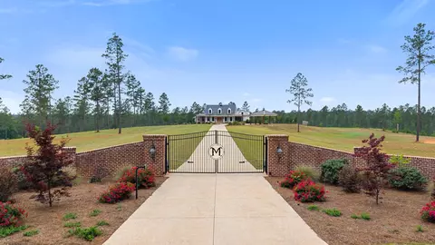Exterior - 162 Lanham Rd, Edgefield, SC 29824 photo 4 of 17