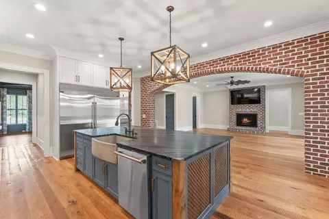 Kitchen - 162 Lanham Rd, Edgefield, SC 29824 photo 4 of 5