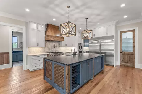 Kitchen - 162 Lanham Rd, Edgefield, SC 29824 photo 2 of 5