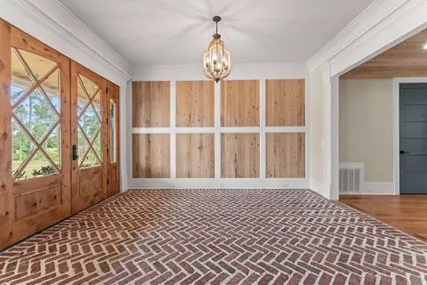 Entry Way - 162 Lanham Rd, Edgefield, SC 29824 photo 4 of 10