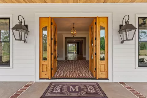 Entry Way - 162 Lanham Rd, Edgefield, SC 29824 photo 1 of 10