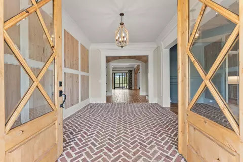 Entry Way - 162 Lanham Rd, Edgefield, SC 29824 photo 2 of 10