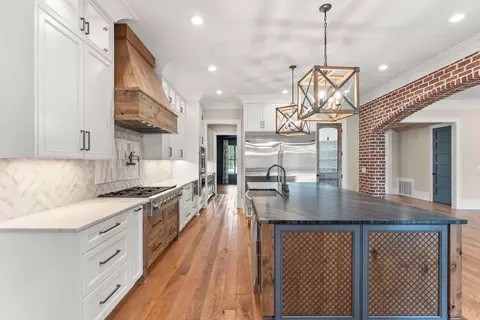 Kitchen - 162 Lanham Rd, Edgefield, SC 29824 photo 3 of 5