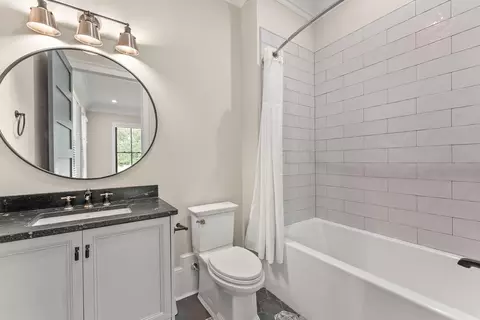 Bath - 162 Lanham Rd, Edgefield, SC 29824 photo 5 of 9