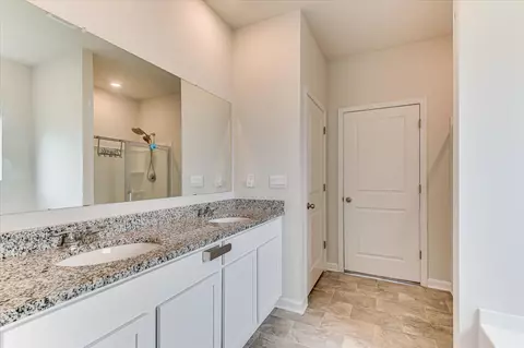 Bath - 219 Donnington Ct, Aiken, SC 29801 photo 5 of 6
