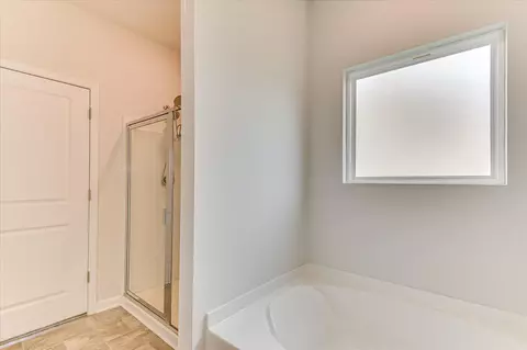 Bath - 219 Donnington Ct, Aiken, SC 29801 photo 4 of 6