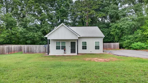 500 Bauskett St, Edgefield, SC 29824