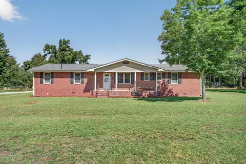103 E Hill Dr, Johnston, SC 29832