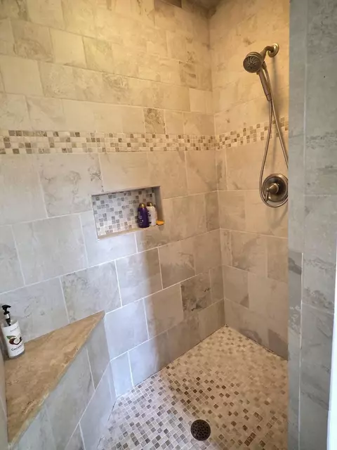 Bath - 1412 Mccreight Rd, Ridge Spring, SC 29129 photo 3 of 5